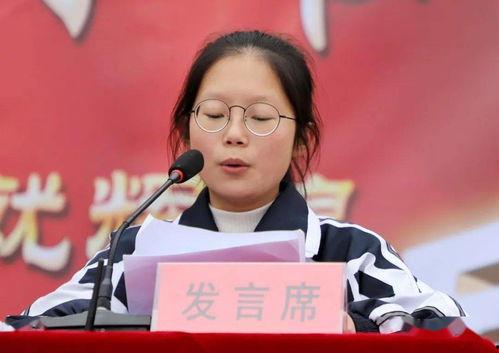 明星李钰琪,璀璨星途，闪耀舞台的青春偶像