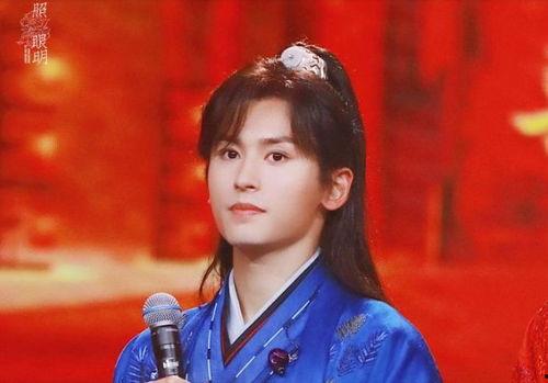 哪个明星磕过俊哲,跨越明星界限的深情互动