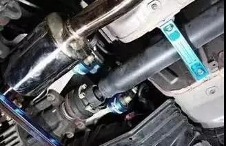 防爆料车传动轴怎么拆视频,防爆料车传动轴拆卸步骤详解