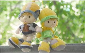 网红公仔喜庆图,萌态可掬，欢乐满溢