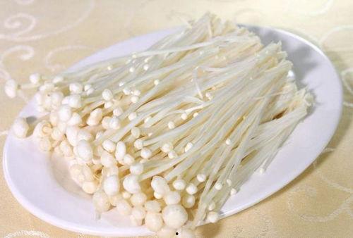 网红吃了金针菇视频,网友直呼“太刺激”