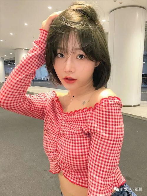 网红自然内扣发型女,打造清新甜美气质的秘密武器