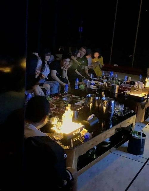 明星现场偶遇同学视频,校园时光再现